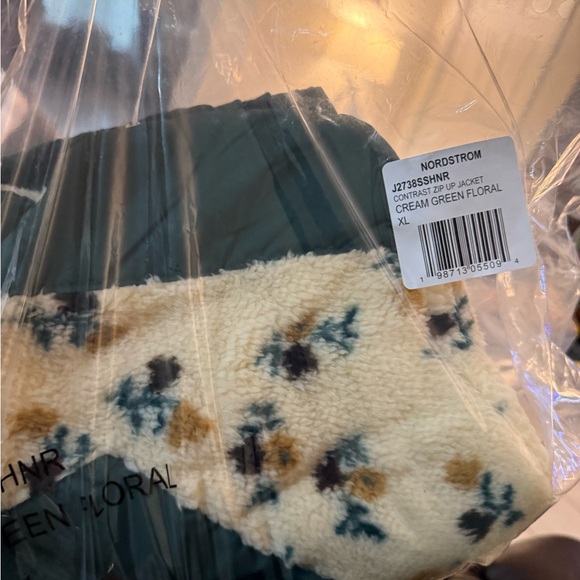 Thread & Supply Cozy Green Floral Fleece Shacket aka Shirt Jacket NWT XL Cream - Picture 9 of 10